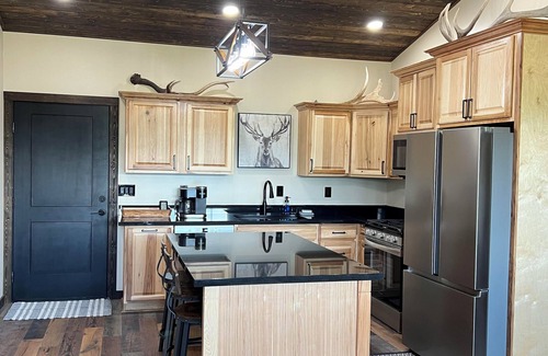 Eagar Casa | Welcoming brand new 3-bedroom house in Alpine