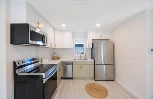 Magnolia Heights Casa | Welcoming Bungalow in Downtown St. Petersburg