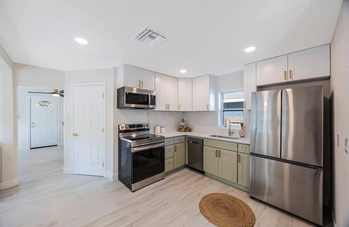 Magnolia Heights Casa | Welcoming Bungalow in Downtown St. Petersburg