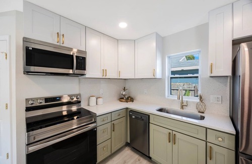 Magnolia Heights Casa | Welcoming Bungalow in Downtown St. Petersburg