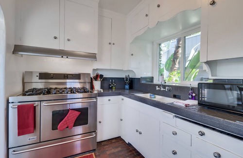 La Mesa Casa | Welcoming bungalow with den, ideal for longer stays, near everything!