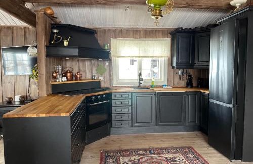 Beitostolen Casa | Welcoming Cabin with Fireplace & Modern Kitchen