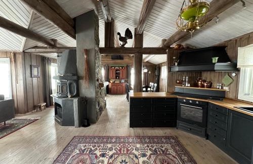 Beitostolen Casa | Welcoming Cabin with Fireplace & Modern Kitchen