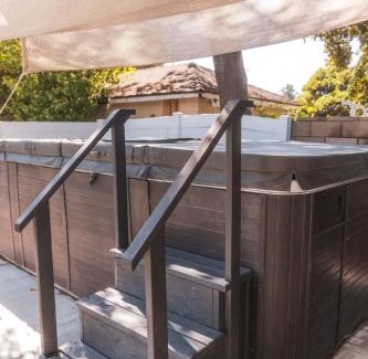 Claremont Apartamento | Welcoming Claremont Studio With Private Yard and Pool Spa