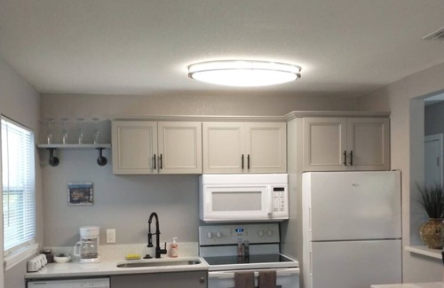 Cocoa Casa | Welcoming home with everything you need in Cocoa - 2 bedrooms