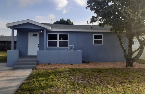 Cocoa Casa | Welcoming home with everything you need in Cocoa - 2 bedrooms