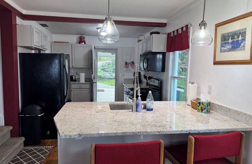 Onsted Casa | Welcoming lake house on beautiful Sand Lake in Irish Hills