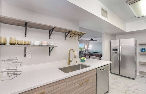 South Patrick Shores Condominio | Welcoming ocean front 2-bedroom condo in Satellite Beach.
