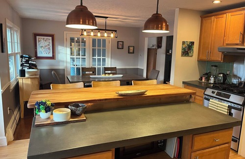 Portsmouth Casa | Welcoming Portsmouth, 3 bedroom home, 1 mile from downtown