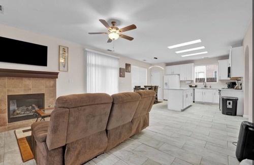 Greenacres Casa | "Welcoming Retreat in Bakersfield: Find Your Perfect Vacation Destination!"