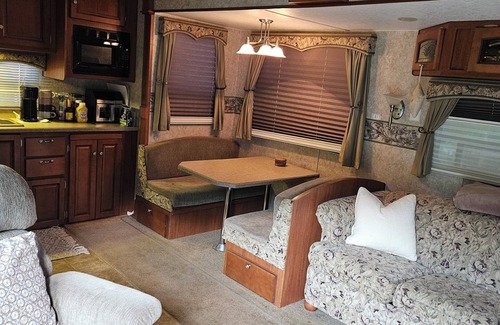 Farmerville Casa | Welcoming RV with AC in charming Farmerville.