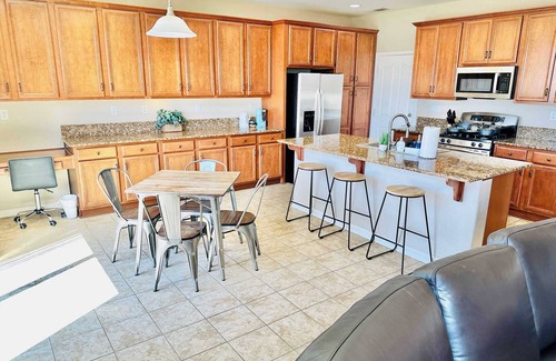 Reno Casa | Welcoming Scenic Haven/Sleeps 18