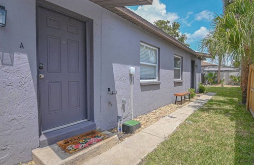 North Hyde Park Casa | Welcoming The Bayside Retreat Tampa Unit A - 2 bedrooms 1 bathroom