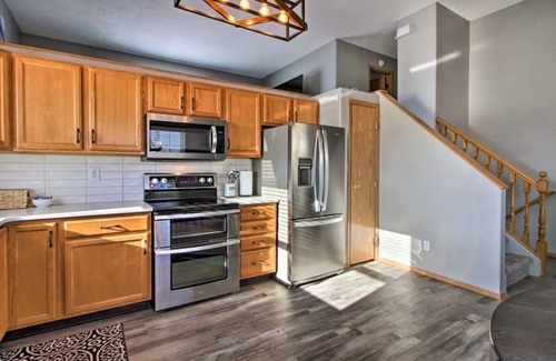 West Fargo Casa | Welcoming West Fargo Retreat w/ Backyard!