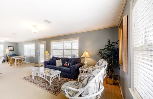 Surf Side Shores Casa | Well and Fair by Meyer Vacation Rentals