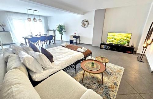 Hollerich Apartamento | Well-Appointed 2BR flat with terrace&parking-HOL127