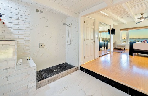 San Clemente Cabaña | Well-appointed beach cottage with panoramic views, outdoor patio, free WiFi