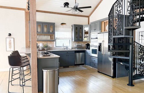 Chickamauga Lake Casa | Well appointed Chickamauga Lake Fishermans lodge, with room for the whole family