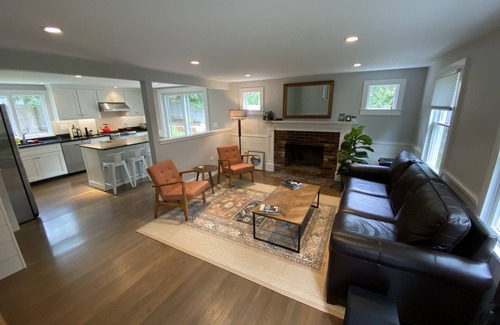 Harwich Center Casa | Well Appointed Modern 3 bedroom Cape House, Fully Renovated in 2020!