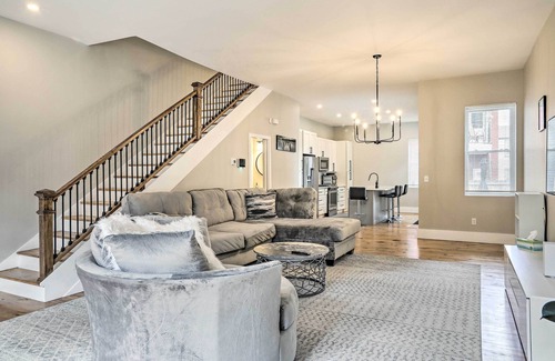 South Side Flats Casa | Well-Appointed Pittsburgh Home: 1 Mi to Dtwn!