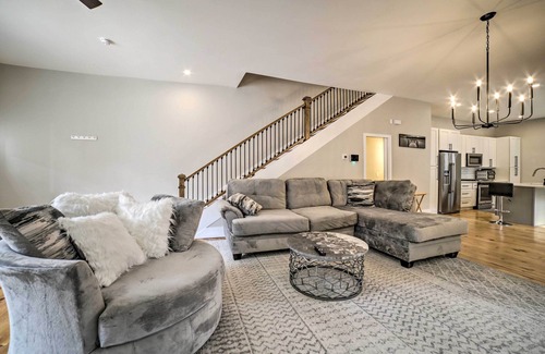 South Side Flats Casa | Well-Appointed Pittsburgh Home: 1 Mi to Dtwn!