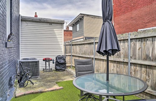 South Side Flats Casa | Well-Appointed Pittsburgh Home 1 Mi to Dtwn!