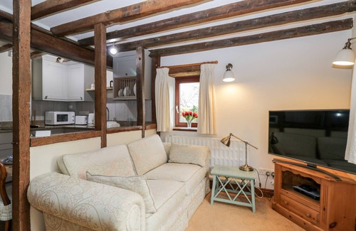 Longborough Cabaña | WELL COTTAGE, pet friendly, with a garden in Moreton-In-Marsh
