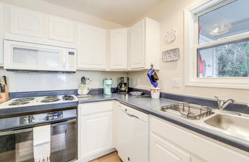 Emerald Isle Casa | Well-Equipped Emerald Isle Townhome Pets Welcome!