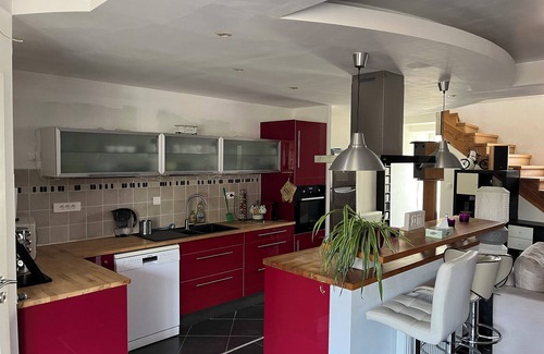 Taillebourg Casa | Casa bien equipada en el corazón de un pueblo encantador.
