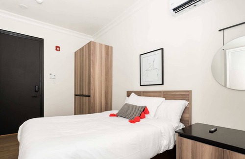 Latin Quarter Apartamento | Well-equipped room in Quartier des Spectacles