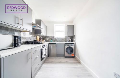 Rushmoor District Apartamento | Well-Equipped Serviced Apartments in Aldershot Town Centre, Free WiFi By Redwood Stays