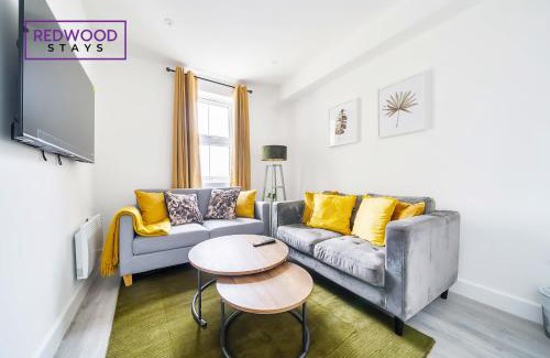 Rushmoor District Apartamento | Well-Equipped Serviced Apartments in Aldershot Town Centre, Free WiFi By Redwood Stays