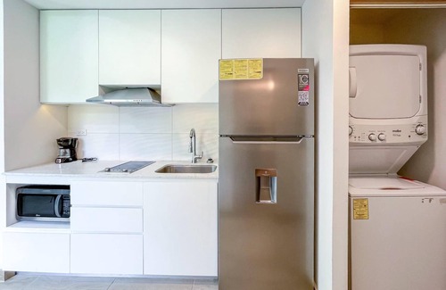 Crawfish Rock Condominio | Well Equipped Studio in Roatan's Tallest Tower