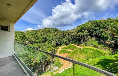 Crawfish Rock Condominio | Well Equipped Studio in Roatan's Tallest Tower