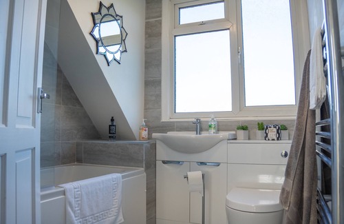 Wolverton Casa | Well-furnished 3-Bedroom house