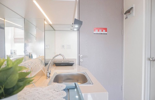 Cikarang Apartamento | Well Furnished Studio Apartment At Vasanta Innopark