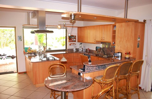 Somerset West Villa | Villa bien amueblada con piscina, fantásticas vistas de False Bay y Helderberg