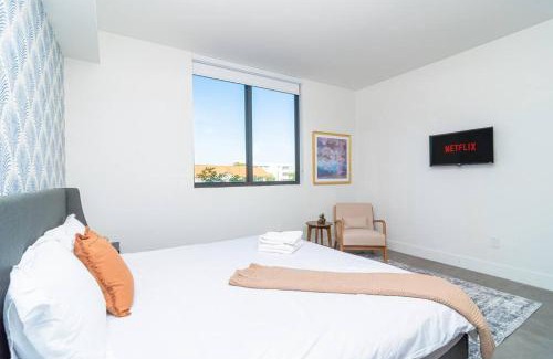 East Little Havana Apartamento | Well Located 1BR with King Bed, Laundry and Parking Option Near Brickell and Marlins Park
