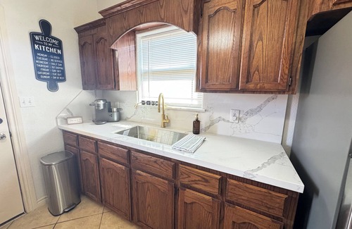 Brownsville Casa | Well-located 3-bedroom 2 baths house with AC near restaurants and super markets