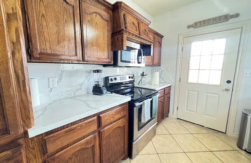 Brownsville Casa | Well-located 3-bedroom 2 baths house with AC near restaurants and super markets