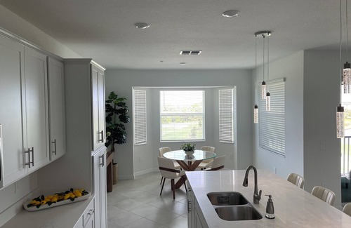 Venice Condominio | WELLEN GOLF & COUNTRY CLUB GATAWAY In a Modern Style 2 bd Condo