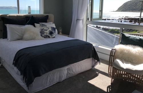 Plimmerton Hotel | Wellington Beach Suite