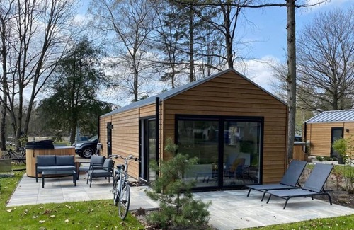 Schaarsbergen Chalet De Esquí | Wellness Lodge Vlakbij Arnhem en de Hoge Veluwe