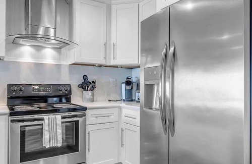 Sawgrass Condominio | Wellness Retreat - Oceanfront condo w beach access