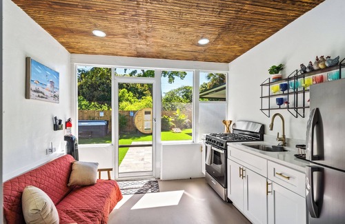 West Palm Beach Casa | Wellness Retreat – Luxury Wellness Stay w/ Sauna, Cold Plunge & Hot Tub