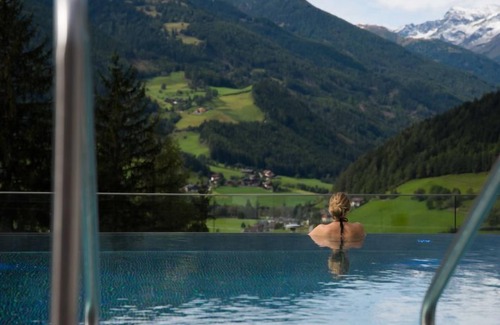 Matrei in Osttirol Apartamento | Wellnessapartment by Interhome