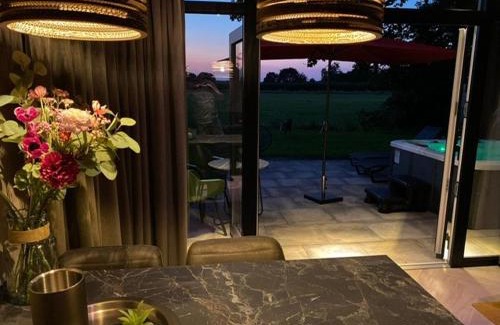 Stieltjeskanaal Chalet De Esquí | Wellnesslodge Specht