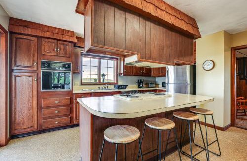 Wellsboro Casa | Wellsboro Farmhouse with Grill and Fire Pit!