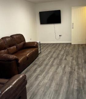 Cradley Casa | Wellspring house