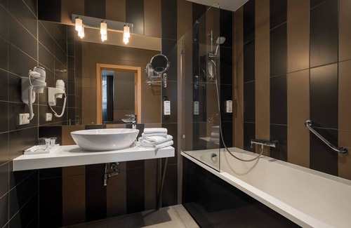 Old Town Hotel | Wellton Centrum Hotel & Spa